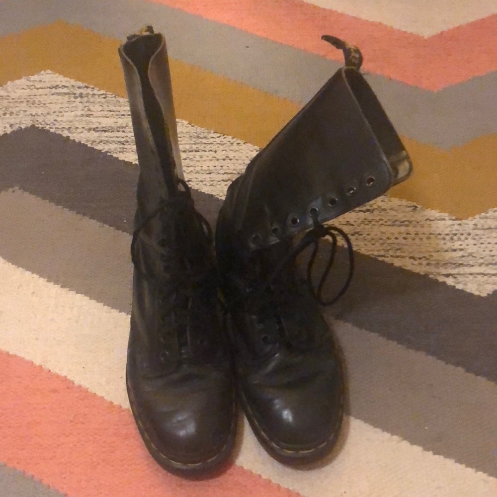 Doc Marten’s women’s 7.5